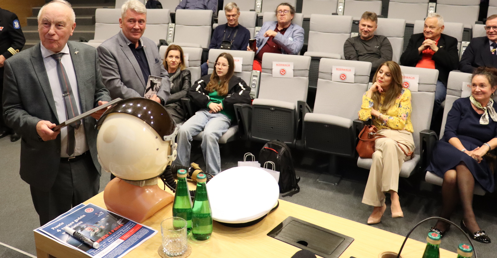 ,,Człowiek z pasją''- kmdr pil. Andrzej Szczotka - BLMW