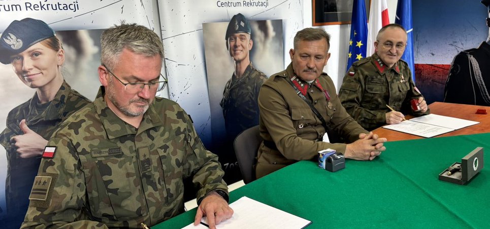 PODPISANIE PARTNERSKIEJ UMOWY PROOBRONNEJ ZE ZWIĄZKIEM STRZELECKIM