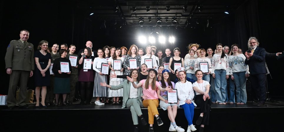 Klub 4.Regionalnej Bazy Logistycznej na cztery dni stał się świątynią sztuki goszcząc tegoroczny finał Konfrontacji Scenicznych Wojska Polskiego