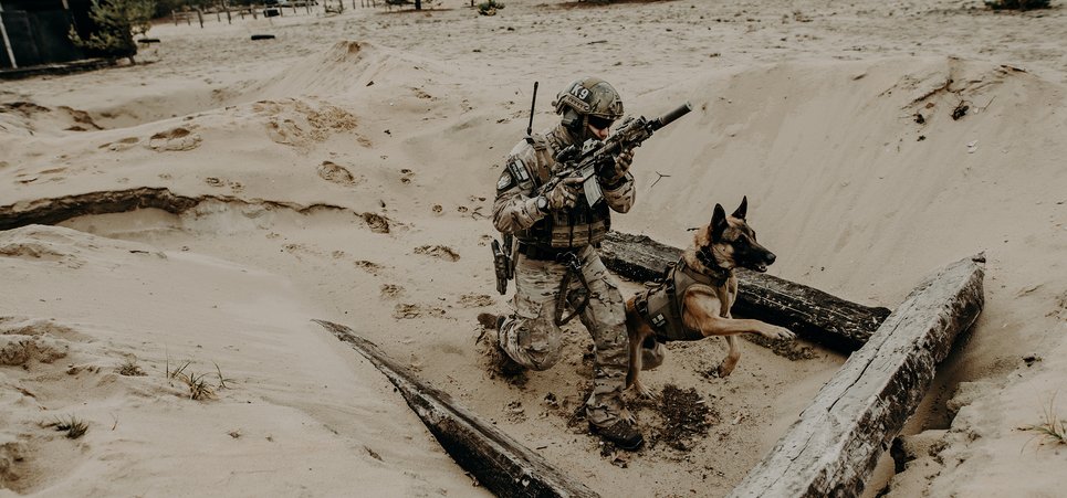 Operator – Przewodnik Psa Bojowego w Grupie Wsparcia