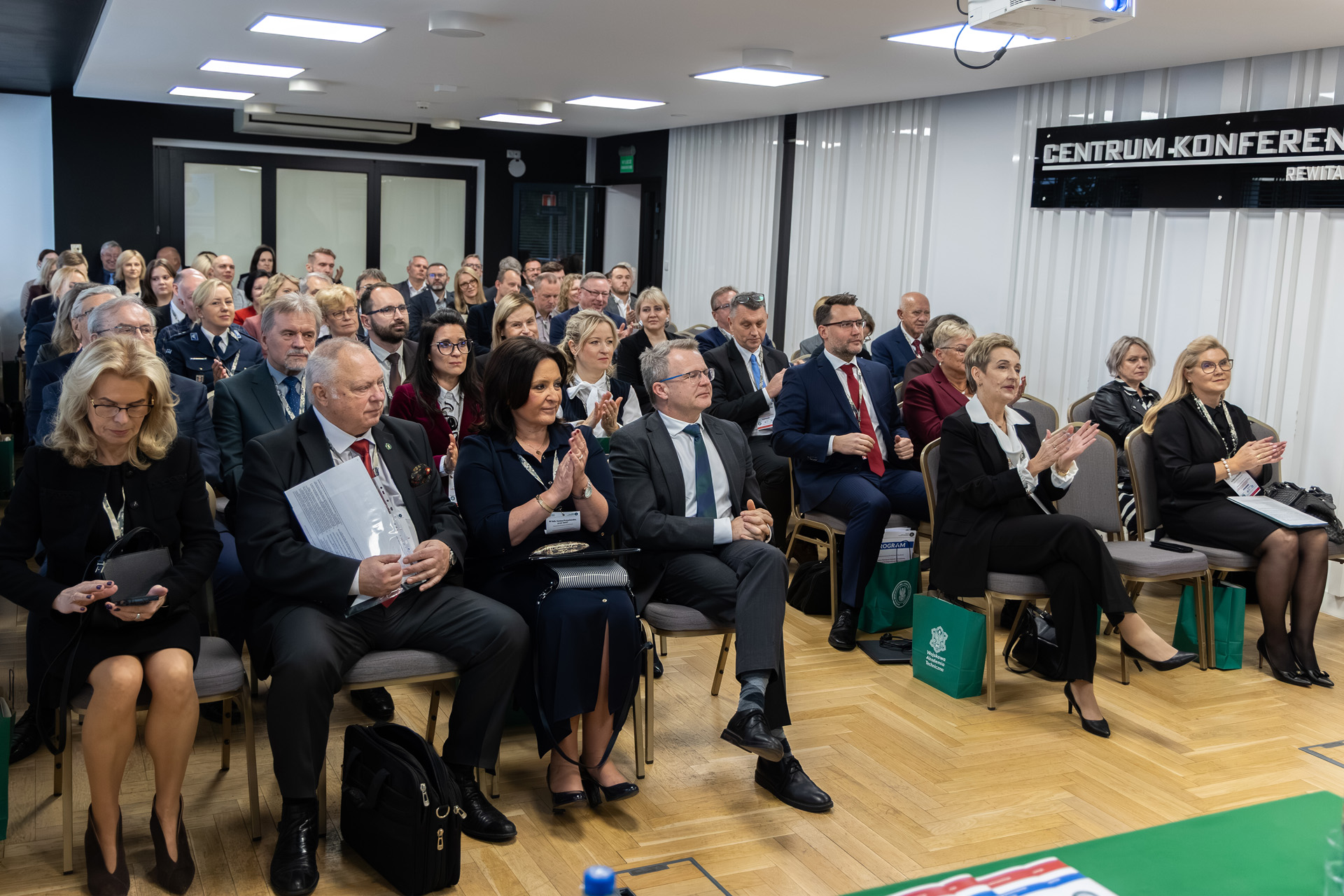WAT organises an international conference on management - Military ...