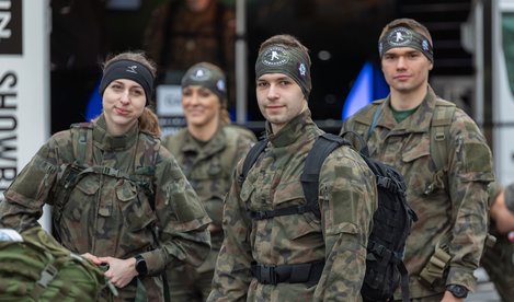 Prawie 1,5 tys. biegaczy pokonało trasę Półmaratonu Komandosa