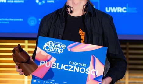Studenci WAT z nagrodami Akademii Przedsiębiorczości BraveCamp