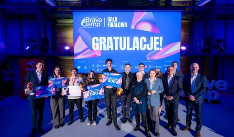 Studenci WAT z nagrodami Akademii Przedsiębiorczości BraveCamp