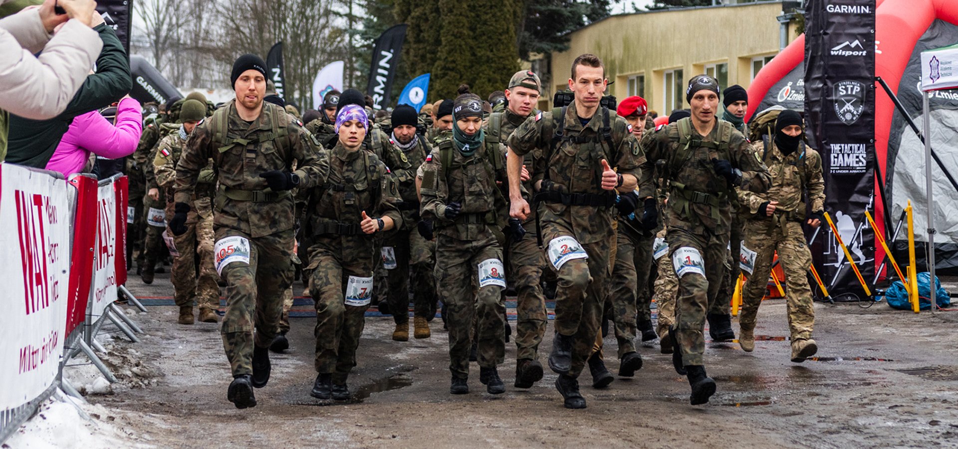 Prawie 1,5 tys. biegaczy pokonało trasę Półmaratonu Komandosa