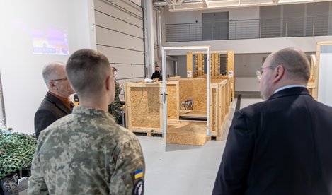 NATO JATEC z wizytą roboczą w Centrum Robotów Mobilnych WAT