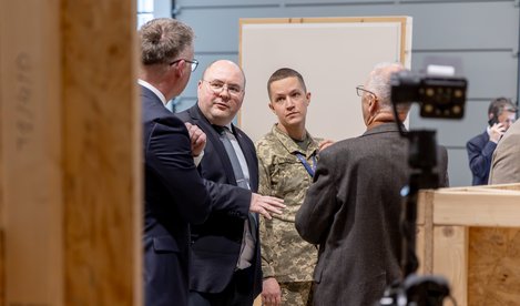 NATO JATEC z wizytą roboczą w Centrum Robotów Mobilnych WAT