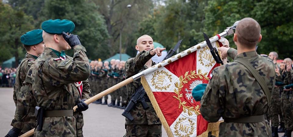 Czym różnią się studia wojskowe od cywilnych