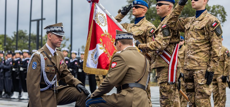 Gen. dyw. Karol Molenda przekazał dowodzenie Wojskami Obrony Cyberprzestrzeni